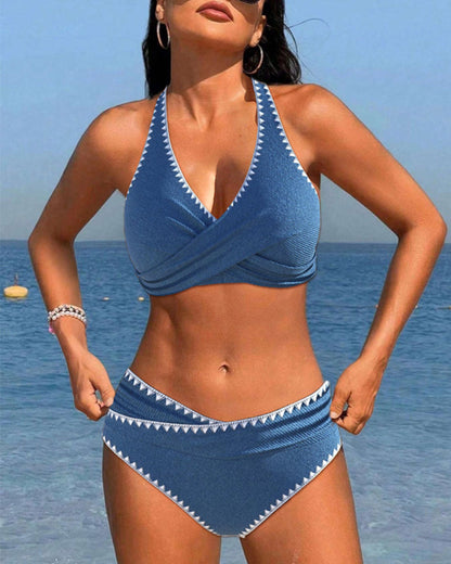 Geplooide halterneck eenvoudige vakantiebikini