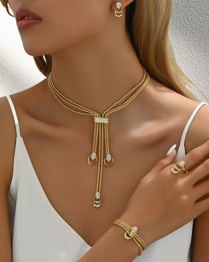 Eenvoudige set ketting en oorbellen