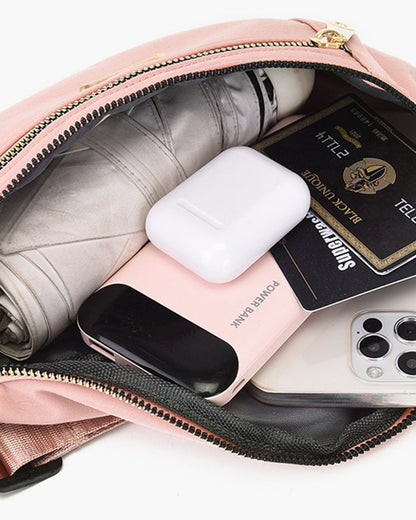 Eenvoudige effenkleurige schoudertas aan de voorkant