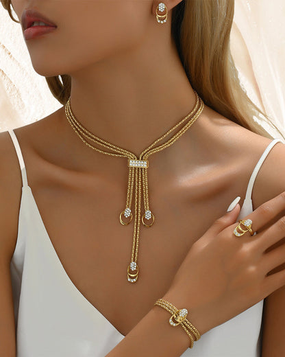 Eenvoudige set ketting en oorbellen