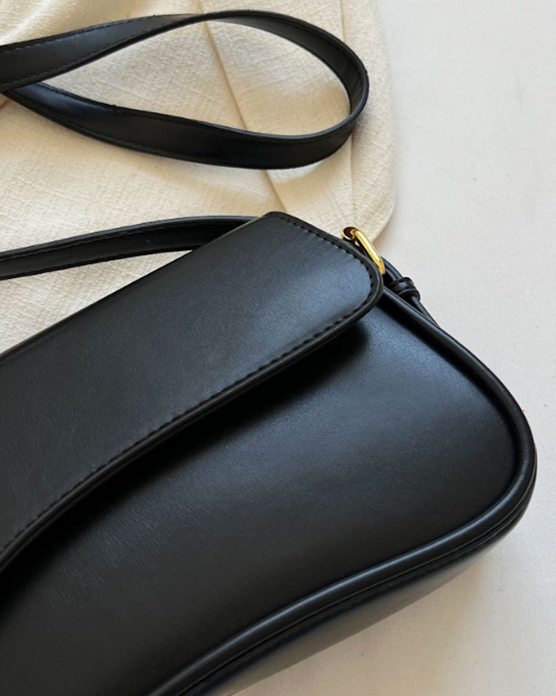 Eenvoudige schoudertas met magnetische gesp en effen kleur